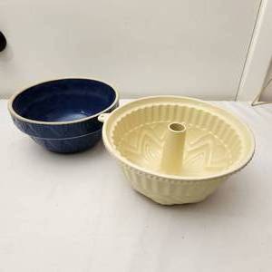 lot 76 image: New Decorative Bundt Pan in a Butter Yellow Color and Vintage Blue Bowl