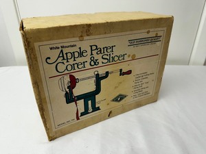 lot 98 image: White Mountain Apple Pare, Corer & Slicer In Box
