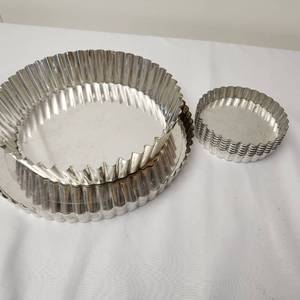 lot 112 image: Variety Of Tart Pans