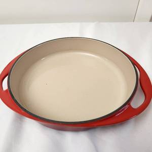 lot 113 image: Like New Le Creuset Enameled Cast Iron Tatin Tart Dish, 2 Quart In Flame