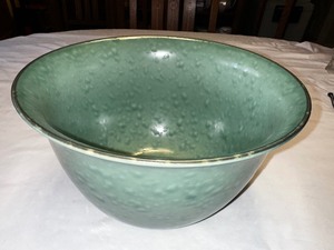 lot 162 image: Vintage Pfaltzgraff Bowl