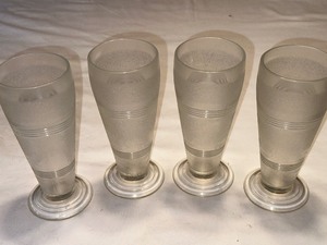 lot 168 image: Set of 4 Vintage Soda Fountain Milk Shake Glasses