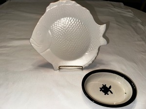 lot 186 image: Vintage Chicken Of The Sea Tuna Plate And Small Fish Plate