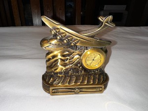 lot 199 image: Vintage Plane Clock 4 X 4