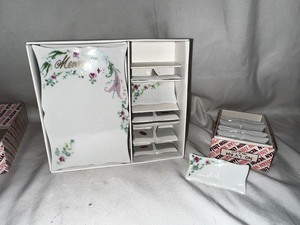 lot 220 image: Lillian And Vernon Porcelain Dry Erase Menu And Place Cards