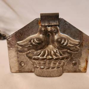 lot 246 image: Antique Chocolate Candy Metal Mold
