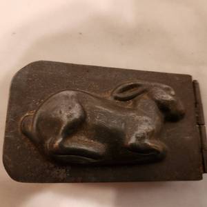 lot 249 image: Antique Chocolate Bunny Candy Metal Mold