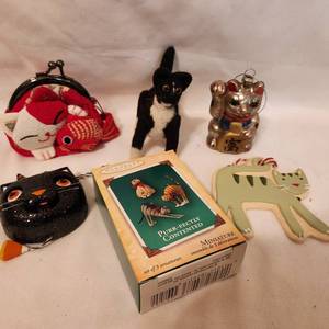 lot 262 image: Variety of Cat Ornaments As Seen in Photos
