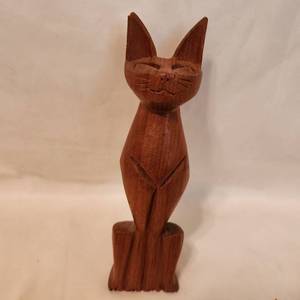 lot 263 image: Vintage Carved Wood Cat Sculpture