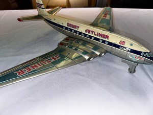 lot 331 image: Vintage Comet Jet Liner Tin Toy Place 16 long