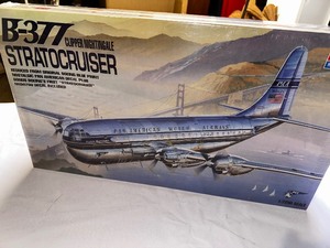 lot 346 image: Vintage B-377 Stratocruiser Clipper Nightingale Model Airplane Kit - New in Box
