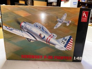 lot 350 image: Vintage Seversky P-35 Fighter 148 Scale Model Airplane Kit - New in Box