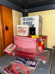 lot 383 image: Various Power Supplies for Model Airplanes
