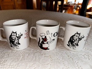 lot 387 image: Four Vintage B. Kliban Cat Mugs