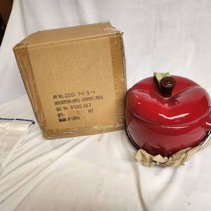 lot 297 image: Apple Shaped Compost Crock