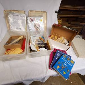 lot 306 image: Variety Of Craft Supplies