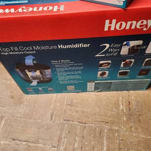 lot 312 image: Honeywell Top Fill Cool Moisture Multi Room Humidifier With Replacement Filter
