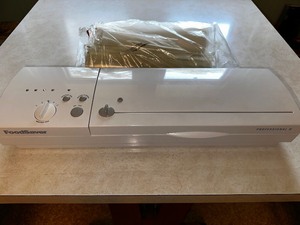 lot 406 image: FoodSaver Professional Vacuum Packaging System with Extra Bags