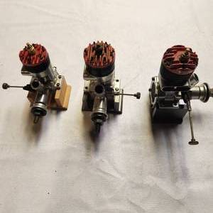 lot 380 image: Various Vintage Model Plane Engines