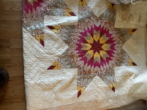 lot 401 image: Vintage Quilt Measuring 76 X 82