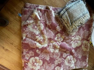 lot 402 image: Two Vintage Wool Blankets Pink And Cream 76 X 80