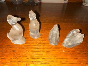 lot 390 image: Vintage Pair of Miniature 1930s Pressed Glass Ducks and Swans