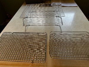 lot 395 image: Variety of Cooling Racks as seen in photo