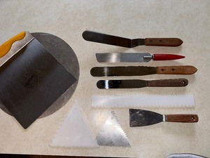 lot 414 image: Variety of Cake Decorating Tools as seen in photos