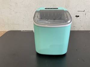 lot 359 image: Portable Ice Maker Machine with Handle, 27lbs24Hrs, 6Mins9 Ice Cubes