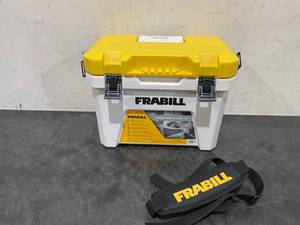 lot 206 image: Frabill Magnum Bait Station 13 Quart Live Bait Well