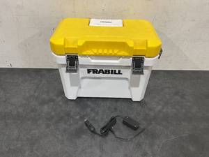lot 209 image: Frabill Magnum Bait Station 13 Quart Live Bait Well
