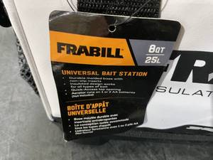 lot 218 image: Frabill Universal Bait Station 8 QT.