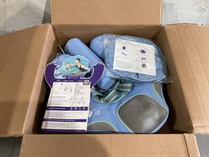 lot 577 image: Mambobaby Pool Float with Canopy and Tail Shark