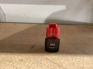 lot 473 image: Milwaukee 48-11-2420 M12 REDLITHIUM 2.0 Compact Battery
