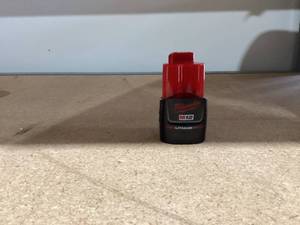 lot 475 image: Milwaukee 48-11-2420 M12 REDLITHIUM 2.0 Compact Battery