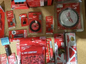 lot 484 image: LOT OF Milwaukee Tools and Accessories
