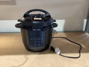 lot 485 image: Instant Pot RIO Chef Series 6 Qt Pressure Cooker and Multi-Cooker