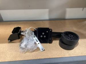 lot 389 image: Boat Trailer Jack with Wheel Swivel- 2000 LBs 12 Lift Heavy Duty