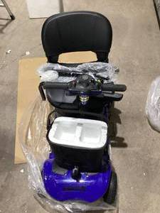 lot 604 image: 1inchome 4 Wheel Mobility Scooter for Seniors, Folding Electric Powered Wheelchair Device for Adults, Elderly