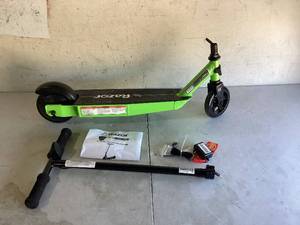 lot 501 image: Razor Black Label E90 Electric Scooter - Green, for Kids Ages 8 and up to 120 lbs, up to 10 mph