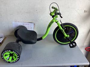 lot 544 image: Madd Gear Drift Trike Strong Steel Frame Tricycle Adjustable Seat Black Green Machine