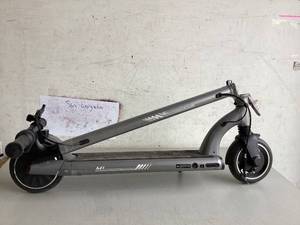 lot 563 image: 5TH WHEEL V30PRO Electric Scooter