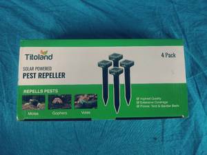 lot 118 image: New Titoland Solar Powered Pest Repeller 4 Pack