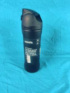 lot 130 image: New Black Owala 24oz FreeSip Stainless Steel Water Bottle