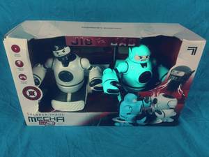 lot 132 image: Sharper Image Remote Control (RC) Robot Fighting Set Multiplayer