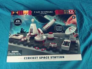 lot 149 image: New FAO Schwarz Circuit Space Station Galactic Experiment Set