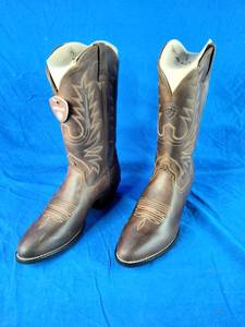 lot 165 image: Brand New Womens Heritage R Toe Western Boot Size 8.5 Distressed Brown $159.95 Retail