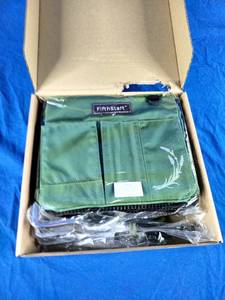 lot 193 image: Brand New Wearable Garden Tool Set with Knee Pad & Garden Tools