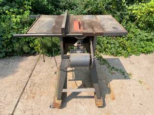 lot 8 image: Craftsman 10-in. Table Saw