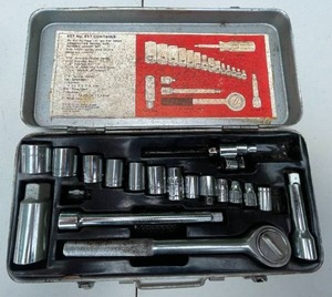 lot 25 image: Ratchet Socket Set